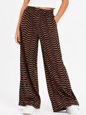 2/$20 H&M Wavy Print Straight Leg Pants – Girls Size 8 (EUR 134)